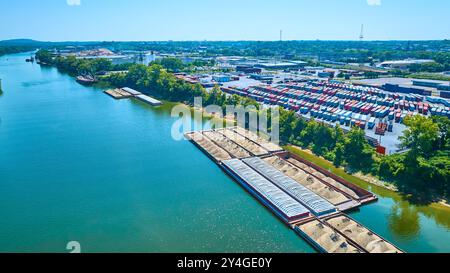 Vista aerea del porto industriale di Nashville e del centro logistico Foto Stock