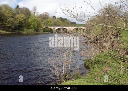 Ponte che attraversa il fiume Lune al Crook di Lune vicino Lancaster Lancashire Inghilterra Foto Stock