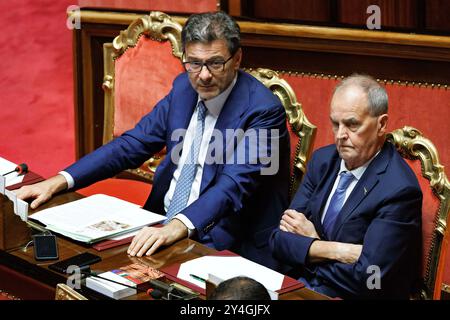 Roma, Italia. 18 settembre 2024. il ministro dell'economia Giancarlo Giorgetti e il ministro per gli affari regionali Roberto Calderoli durante l'interpellanza sull'Autonomia differenziata nell'aula del Senato a Roma, Mercoled&#xec;, 18 settembre 2024 (foto Roberto Monaldo/LaPresse) il Ministro dell'economia Giancarlo Giorgetti e il Ministro per gli affari regionali Roberto Calderoli durante l'interpellazione sull'autonomia differenziata nella camera del Senato a Roma, mercoledì 18 settembre 2024 (foto di Alaldo Presse) Foto Stock