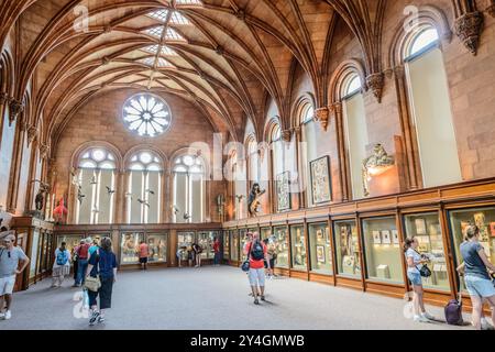 Sala esposizioni Smithsonian Castle West Wing. La grande sala espositiva dell'ala ovest all'interno del Castello Smithsonian. Formalmente noto come Smithsonian Instituti Foto Stock