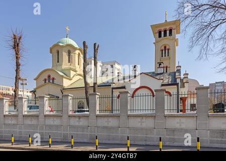 Chiesa ortodossa Santa madre di Dio a Crveni Krst Vracar Belgrado Serbia Primavera Day Foto Stock