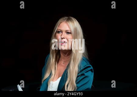 Oberhausen, Germania. 18 settembre 2024. Moderatrice Jessica ENZMINGER, ritratto, immagine singola ritagliata, motivo singolo, presentazione del nuovo programma per il Metronom Theater Oberhausen, Metronom Theater Oberhausen il 18 settembre 2024, credito: dpa/Alamy Live News Foto Stock