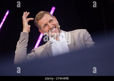 Colonia, Germania. 18 settembre 2024. Il giocatore di basket Dirk Nowitzki parla al congresso digitale Digital X di Deutsche Telekom nel Media Park. Crediti: Rolf Vennenbernd/dpa/Alamy Live News Foto Stock