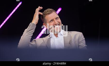 Colonia, Germania. 18 settembre 2024. Il giocatore di basket Dirk Nowitzki parla al congresso digitale Digital X di Deutsche Telekom nel Media Park. Crediti: Rolf Vennenbernd/dpa/Alamy Live News Foto Stock