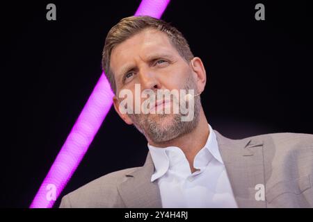 Colonia, Germania. 18 settembre 2024. Il giocatore di basket Dirk Nowitzki parla al congresso digitale Digital X di Deutsche Telekom nel Media Park. Crediti: Rolf Vennenbernd/dpa/Alamy Live News Foto Stock