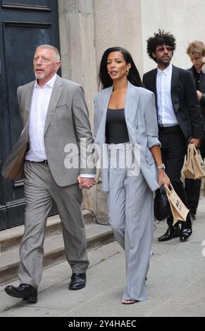 Milano, 18-09-2024 Boris Becker e la sua fidanzata Lilian De Carvalho Monteiro arrivano per assistere alla sfilata di moda Hugo Boss Foto Stock