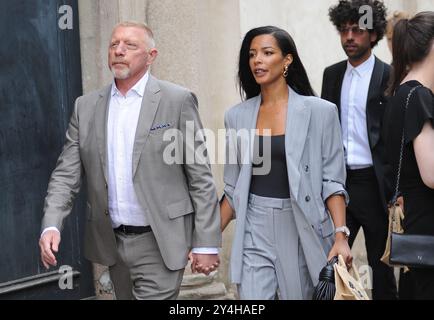 Milano, 18-09-2024 Boris Becker e la sua fidanzata Lilian De Carvalho Monteiro arrivano per assistere alla sfilata di moda Hugo Boss Foto Stock