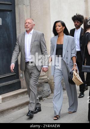 Milano, 18-09-2024 Boris Becker e la sua fidanzata Lilian De Carvalho Monteiro arrivano per assistere alla sfilata di moda Hugo Boss Foto Stock