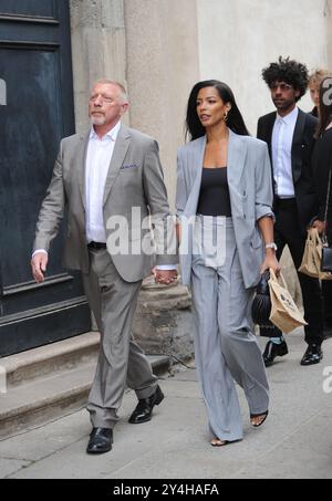 Milano, 18-09-2024 Boris Becker e la sua fidanzata Lilian De Carvalho Monteiro arrivano per assistere alla sfilata di moda Hugo Boss Foto Stock