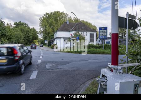 Confine verde, valico di frontiera Siebengewald-Gaesdonck, a sud di Goch, senza controlli, tra Paesi Bassi e Germania, vecchia barriera restaurata, per Foto Stock