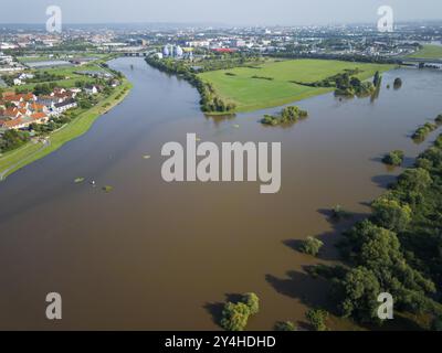 Un sistema di bassa pressione determinante per il clima si sta spostando dal nord Italia su una cosiddetta pista Vb attraverso l'Austria e la Repubblica Ceca verso la Polonia, portando Foto Stock