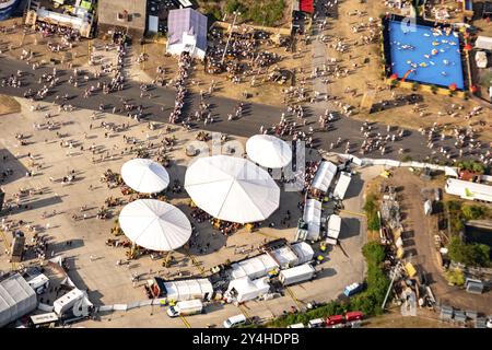 Partecipanti al PAROOKAVILLE - Electronic Music Festival, area concerti a Weeze nello stato federale della Renania settentrionale-Vestfalia, Germania, Europa Foto Stock