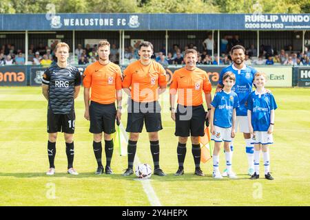 Wealdstone FC vs Oldham Athletic 17/08/24 Foto Stock