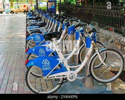 Centro di Malaga, Andalusia, Spagna, servizio di noleggio biciclette - bici, Foto Stock