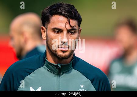 Rotterdam, Paesi Bassi. 18 settembre 2024. Rotterdam - Julian Carranza del Feyenoord durante l'allenamento del Feyenoord in preparazione del duello di Champions League contro il Bayer 04 Leverkussen al Trainingscomplex 1908 il 18 settembre 2024 a Rotterdam, Paesi Bassi. Credito: Foto Box to Box/Alamy Live News Foto Stock