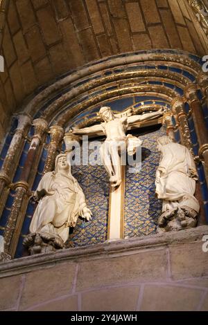 Avila, Castilla y Leon, Spagna - 18 agosto 2024: Splendide immagini di alabastro della Sacrestia o Cappella di San Bernabe della Cattedrale di Avila Foto Stock