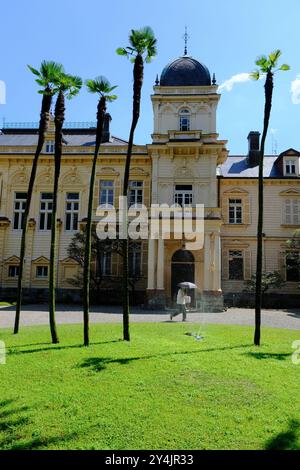 La casa in stile occidentale della famiglia Iwasaki, il fondatore della Mitsubishi, progettata dall'architetto britannico Josiah Conder nel giardino Kyu-Iwasaki-tei. Taitō, Tokyo, Giappone Foto Stock
