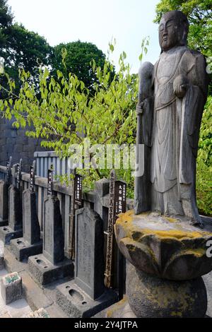 Le tombe di 47 Rōnin dell'incidente di Akō nel periodo Edo nel tempio Sengaku-Ji, Takanawa, Minato City, Tokyo, Giappone Foto Stock