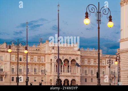 Italia, Friuli Venezia Giulia, Trieste, Piazza Unità d'Italia, Palazzo del governo Foto Stock