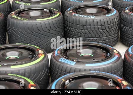 Pirelli pioggia, pluie, pneumatici bagnati, pneus, pneumatico, pneu, durante il Gran Premio di Formula 1 di Singapore 2024, 18° round del Campionato del mondo di Formula 1 2024 dal 20 al 22 settembre 2024 sul circuito di Marina Bay, a Singapore, Singapore Foto Stock