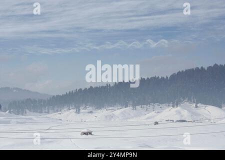 Gulmarg, Jammu e Kashmir / India - 19 dicembre 2019: La vista panoramica del Gulmarg, nel Jammu e nel Kashmir. Foto Stock