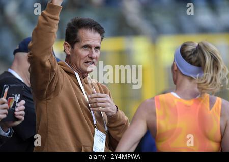 Brad Walker ha allenato Sandi Morris degli Stati Uniti nella pole vault femminile alle finali di atletica della Memorial Van Damme Diamond League al King Baudouin S. Foto Stock