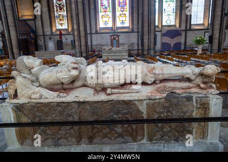 Effigie di Robert Lord Hungerford, nella Cattedrale di Salisbury, Salisbury, Wiltshire Foto Stock