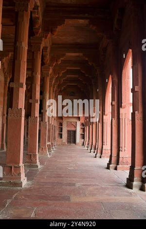 Agra, Uttar Pradesh / India - 7 febbraio 2012 : interno della Jama Masjid a Fatehpur Sikri, Agra. Foto Stock