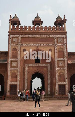 Agra, Uttar Pradesh / India - 7 febbraio 2012: Porta di ingresso a Fatehpur Sikri. Foto Stock