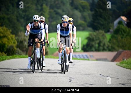 Zurigo, Svizzera. 19 settembre 2024. La squadra estone ha fotografato durante una sessione di allenamento in vista dei Campionati del mondo di ciclismo su strada e su strada 2024 UCI, giovedì 19 settembre 2024, a Zurigo, Svizzera. I Mondi si svolgono dal 21 al 29 settembre. BELGA PHOTO JASPER JACOBS credito: Belga News Agency/Alamy Live News Foto Stock