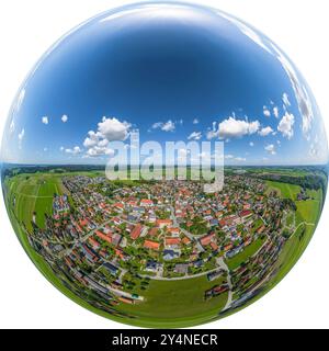 Vista di Ettringen sul Wertach nella regione sveva del basso Allgaeu Foto Stock