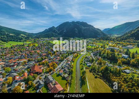 Vista aerea del luogo del gioco della passione Oberammergau nel Parco naturale delle Alpi Ammergau Foto Stock