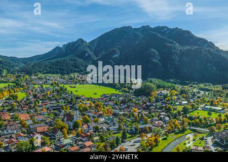 Vista aerea del luogo del gioco della passione Oberammergau nel Parco naturale delle Alpi Ammergau Foto Stock