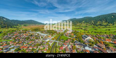 Vista aerea del luogo del gioco della passione Oberammergau nel Parco naturale delle Alpi Ammergau Foto Stock