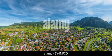 Vista aerea del luogo del gioco della passione Oberammergau nel Parco naturale delle Alpi Ammergau Foto Stock