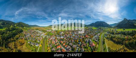 Vista aerea del luogo del gioco della passione Oberammergau nel Parco naturale delle Alpi Ammergau Foto Stock