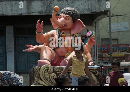 Vadodara, Gujarat / India - 15 settembre 2016: Una splendida statua del Signore Shree Ganesha nel giorno del festival Ganesha. Foto Stock