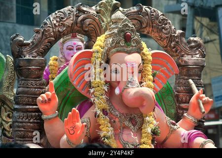 Vadodara, Gujarat / India - 15 settembre 2016: Una splendida statua del Signore Shree Ganesha nel giorno del festival Ganesha. Foto Stock