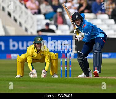 Harry BROOK (capitano dell'Inghilterra) in battuta durante la prima partita internazionale del Metro Bank One Day Inghilterra vs Australia a Trent Bridge, Nottingham, Regno Unito, 19 settembre 2024 (foto di Mark Dunn/News Images) Foto Stock