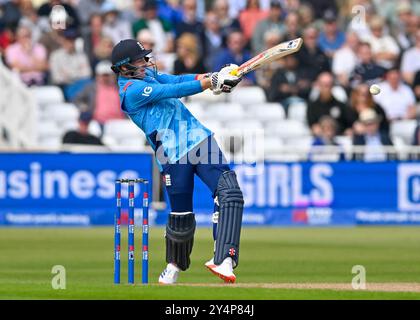 Harry BROOK (capitano dell'Inghilterra) in battuta durante la prima partita internazionale del Metro Bank One Day Inghilterra vs Australia a Trent Bridge, Nottingham, Regno Unito, 19 settembre 2024 (foto di Mark Dunn/News Images) Foto Stock