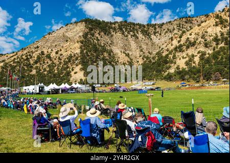 Gli spettatori guardano le prove del Meeker Classic Sheepdog Championship; Meeker: Colorado; USA Foto Stock