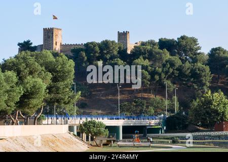 Castillo Sohail e il Parque Fluvial. Fuengirola, Málaga, Spagna. Foto Stock