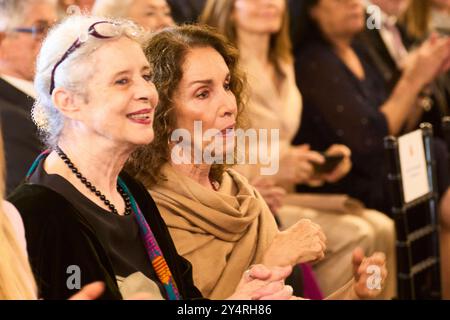 Ana Belen partecipa alla consegna di medaglie d'oro al merito in Belle Arti 2022 al Palacio de Congresos il 3 aprile 2024 a Cadice, Spagna. Foto Stock