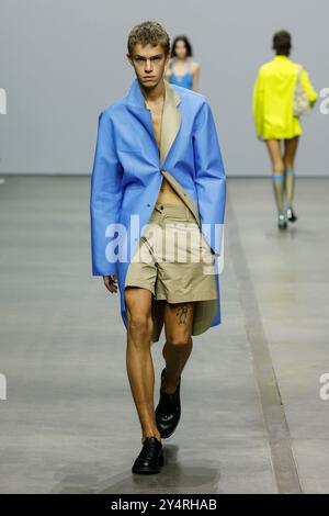 Milano, Italia. 17 settembre 2024. ICEBERG Runway Primavera/Estate 2025 durante la settimana della moda di Milano del 2024 settembre - Milano, Italia 17/09/2024 credito: dpa/Alamy Live News Foto Stock