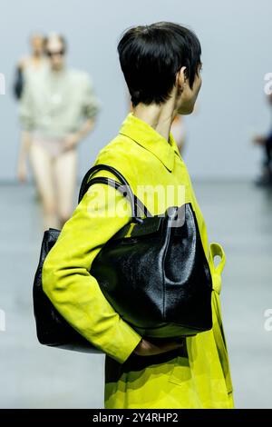 Milano, Italia. 17 settembre 2024. ICEBERG Runway Primavera/Estate 2025 durante la settimana della moda di Milano del 2024 settembre - Milano, Italia 17/09/2024 credito: dpa/Alamy Live News Foto Stock