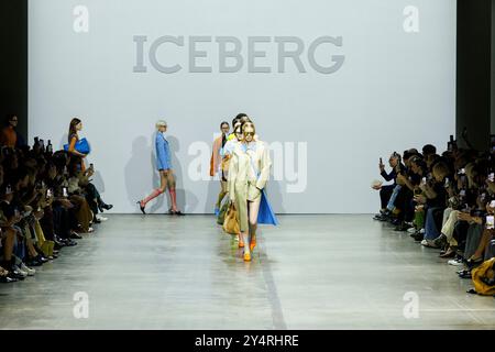 Milano, Italia. 17 settembre 2024. ICEBERG Runway Primavera/Estate 2025 durante la settimana della moda di Milano del 2024 settembre - Milano, Italia 17/09/2024 credito: dpa/Alamy Live News Foto Stock