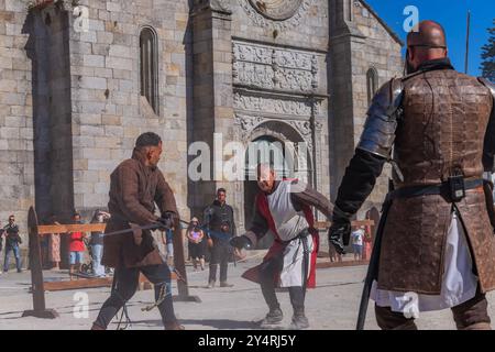 Caminha, Portogallo - 27 luglio 2024: Caminha durante la rievocazione della Fiera medievale. Caminha è una città nel nord del Portogallo, molto popolare tra To Foto Stock