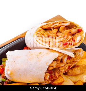shawarma con spicchi di patate fritte da vicino Foto Stock