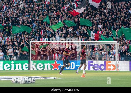 Rotterdam, Nederland. 19 settembre 2024. ROTTERDAM, 19-09-2024, Feyenoord - Leverkusen, Stadium Feijenoord de Kuip, calcio, UEFA Champions League, stagione 2024/2025, riscaldamento crediti: Tiri pro/Alamy Live News Foto Stock