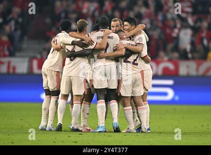 Celebrazione della porta Harry Kane FC Bayern Muenchen FCB (09) min-jae Kim FC Bayern Muenchen FCB (03) Joshua Kimmich FC Bayern Muenchen FCB (06) Alphonso da Foto Stock